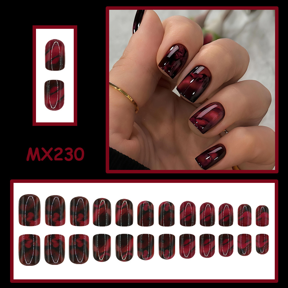24 قطعة من الأظافر الاصطناعية  - مراجعة Nail Art Glossy وسعره