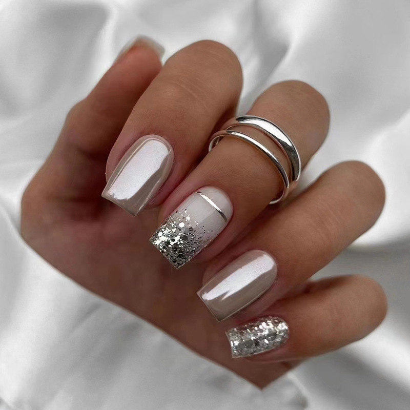 أظافر صناعية قصيرة مربعة الشكل - مراجعة Nail Art Glossy وسعره