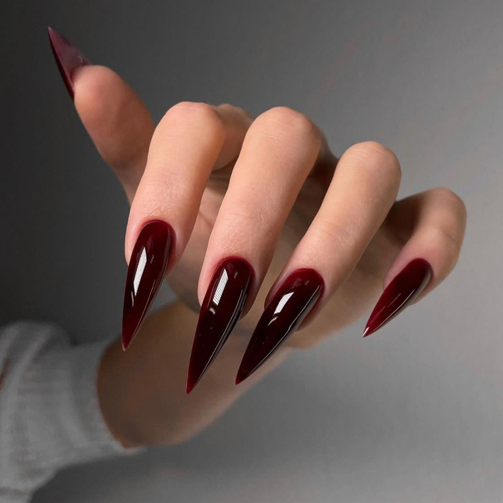 24 قطعة من الأظافر الاصطناعية  - مراجعة Nail Art Glossy وسعره