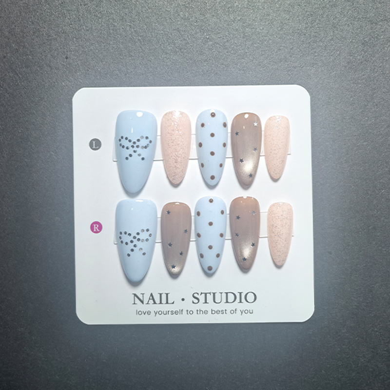 10 قطع من الأظافر الاصطناعية ا - مراجعة Nail Art Glossy وسعره
